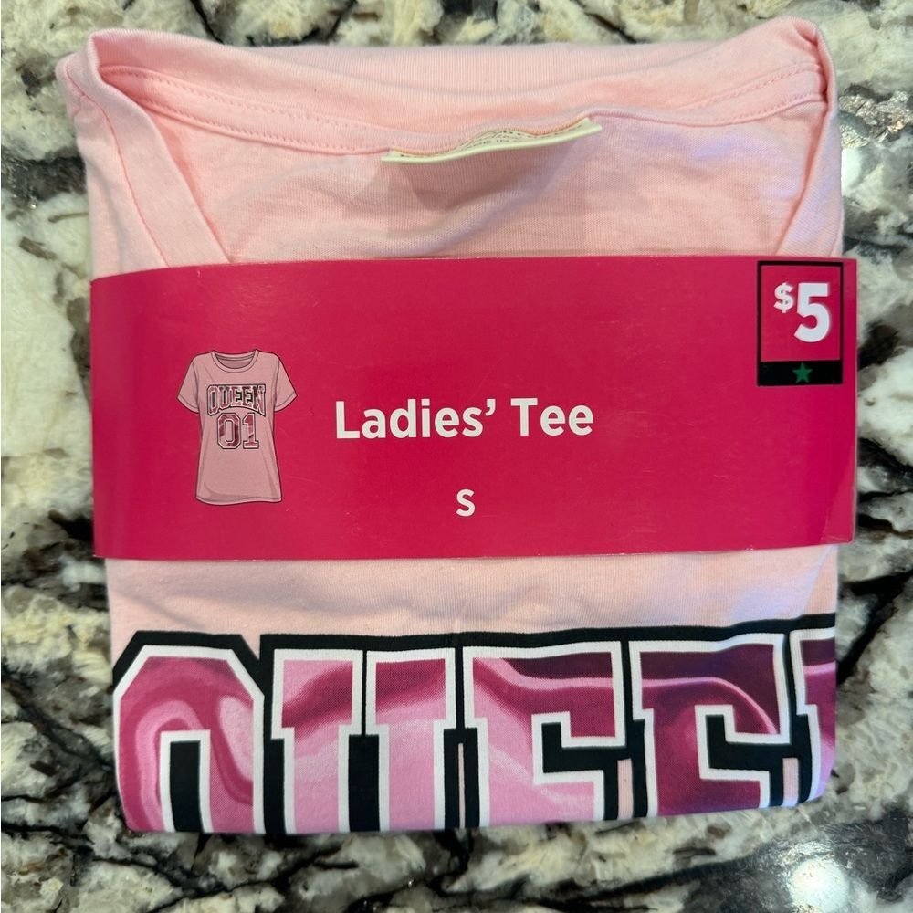 Bobbie Brooks graphic Tee - “Queen 01” - Small
